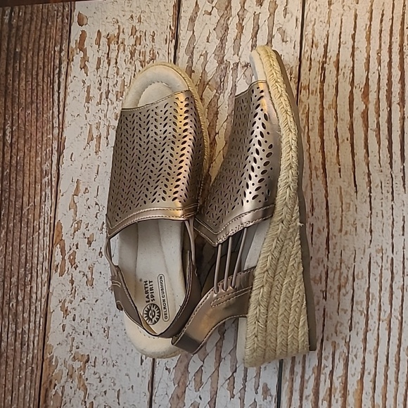 Earth Spirit metallic bronze sz 9 wedge sandal SH250 - Picture 1 of 5